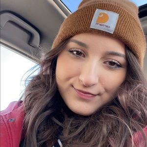 Meet your Posher, Maya